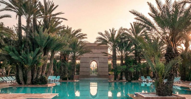 Luxury - Swimming Pool Surrounded Trees